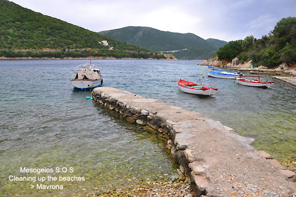 cleaning up the beaches of Ithaca, Ithaki clean up. Mesogeios SOS Poppy from Likdoudi villas kioni gathers volunteers to clean up Mavrona beach near Kioni Ithaki